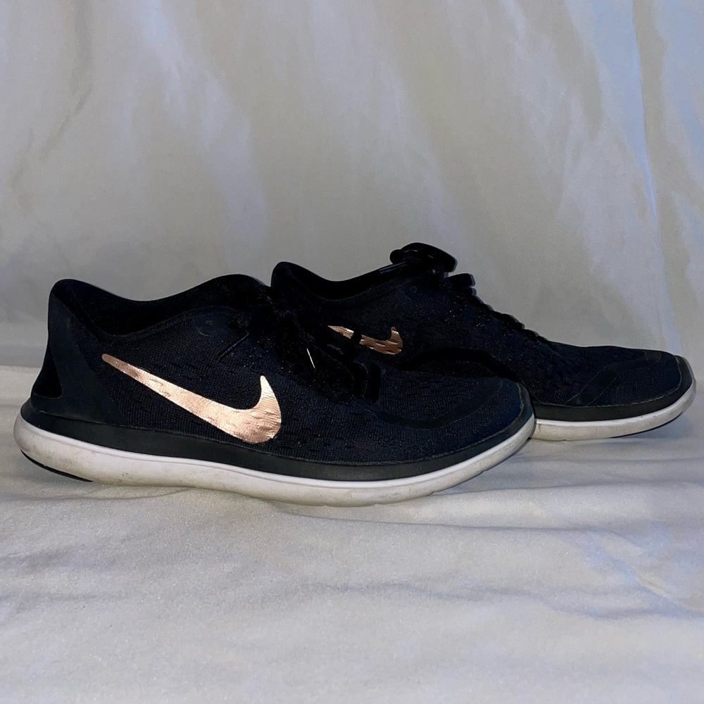 Black and Rose Golf Nike Running Shoes